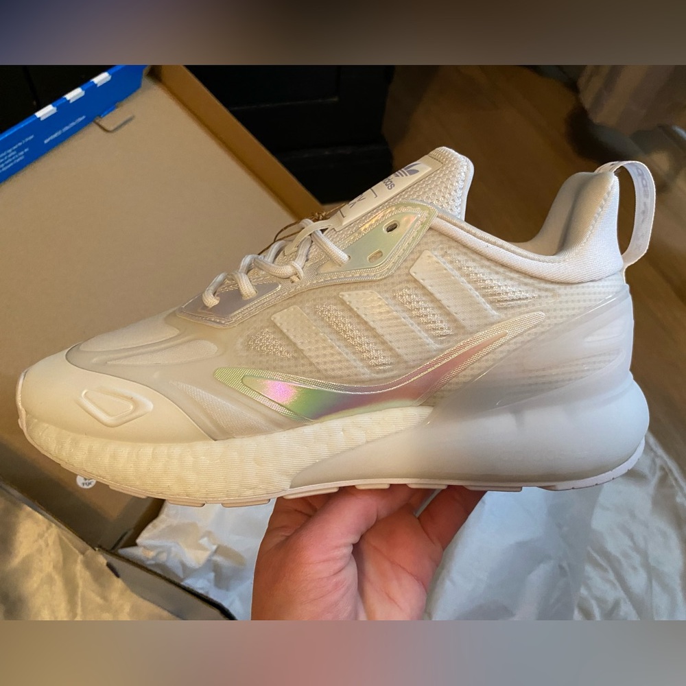 Adidas iridescent size 8W/6.5 big kid
**DONATED TO LA FIRE EFFORTS 1.11.2025**